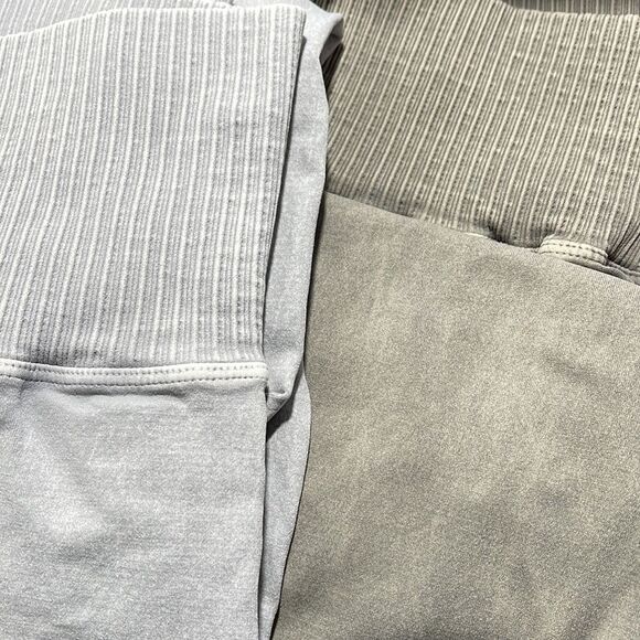 Free People Good Karma Flare Leggings Mushroom light grey-tan shade (looks grey) - Picture 6 of 8